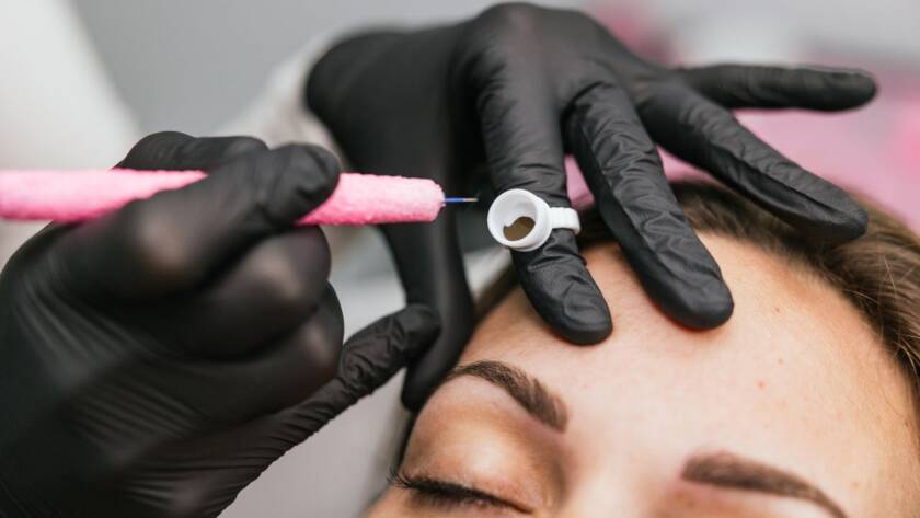 Microblading vs Ombré Brows